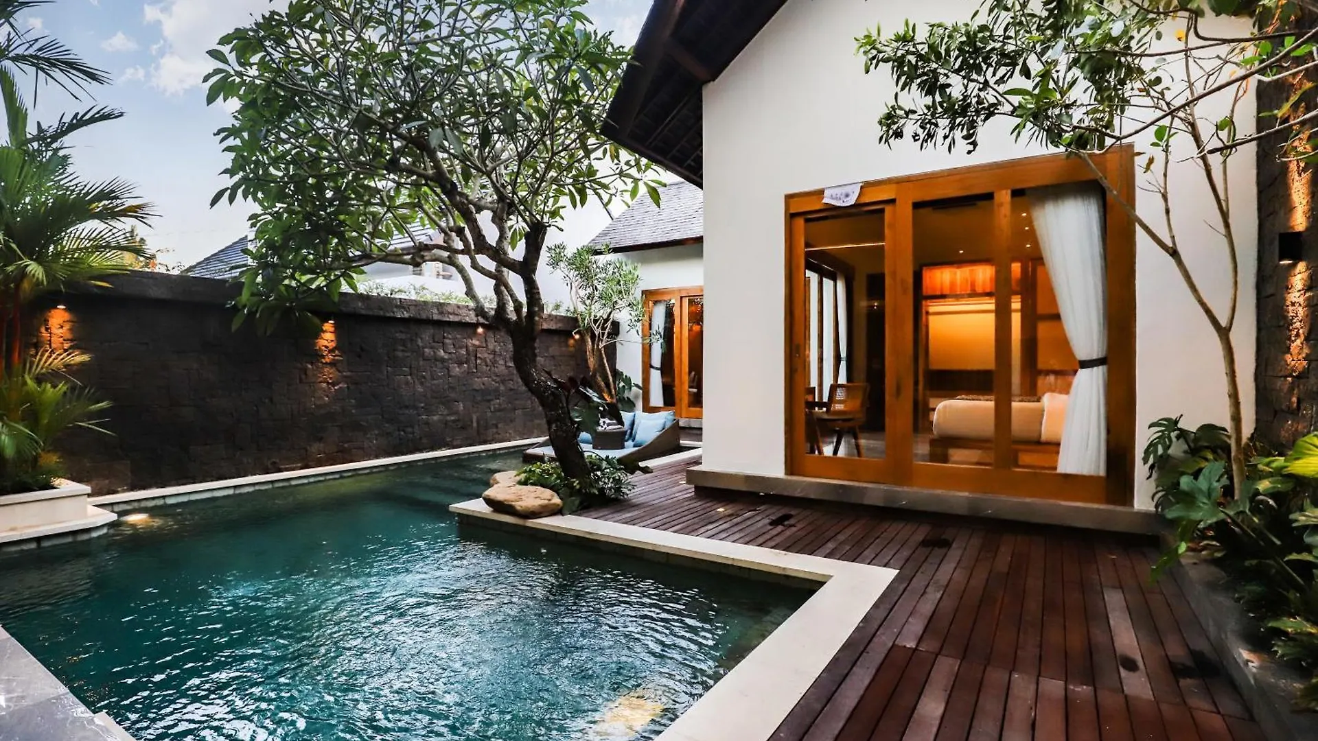 Villa Dubai - 2Bdr, New, Well-Equipped, East Motive Ubud  0*, Ubud (Bali)