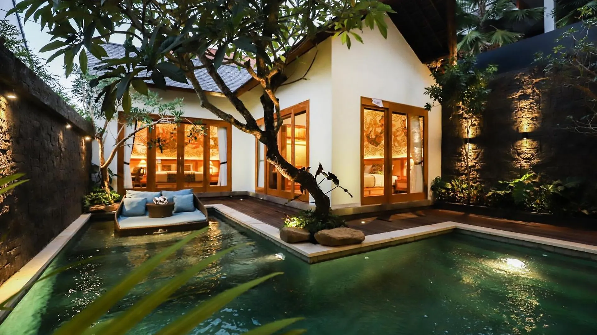 Villa Dubai - 2Bdr, New, Well-Equipped, East Motive Ubud