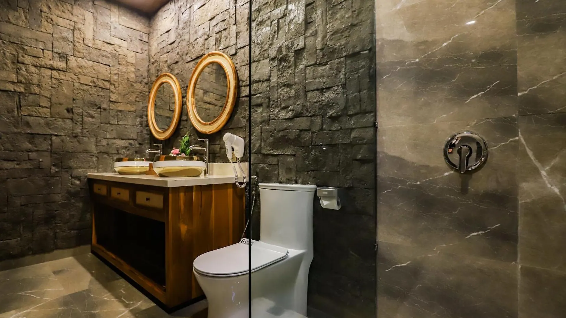 Villa Dubai - 2Bdr, New, Well-Equipped, East Motive Ubud  0*, Ubud (Bali) Indonesia